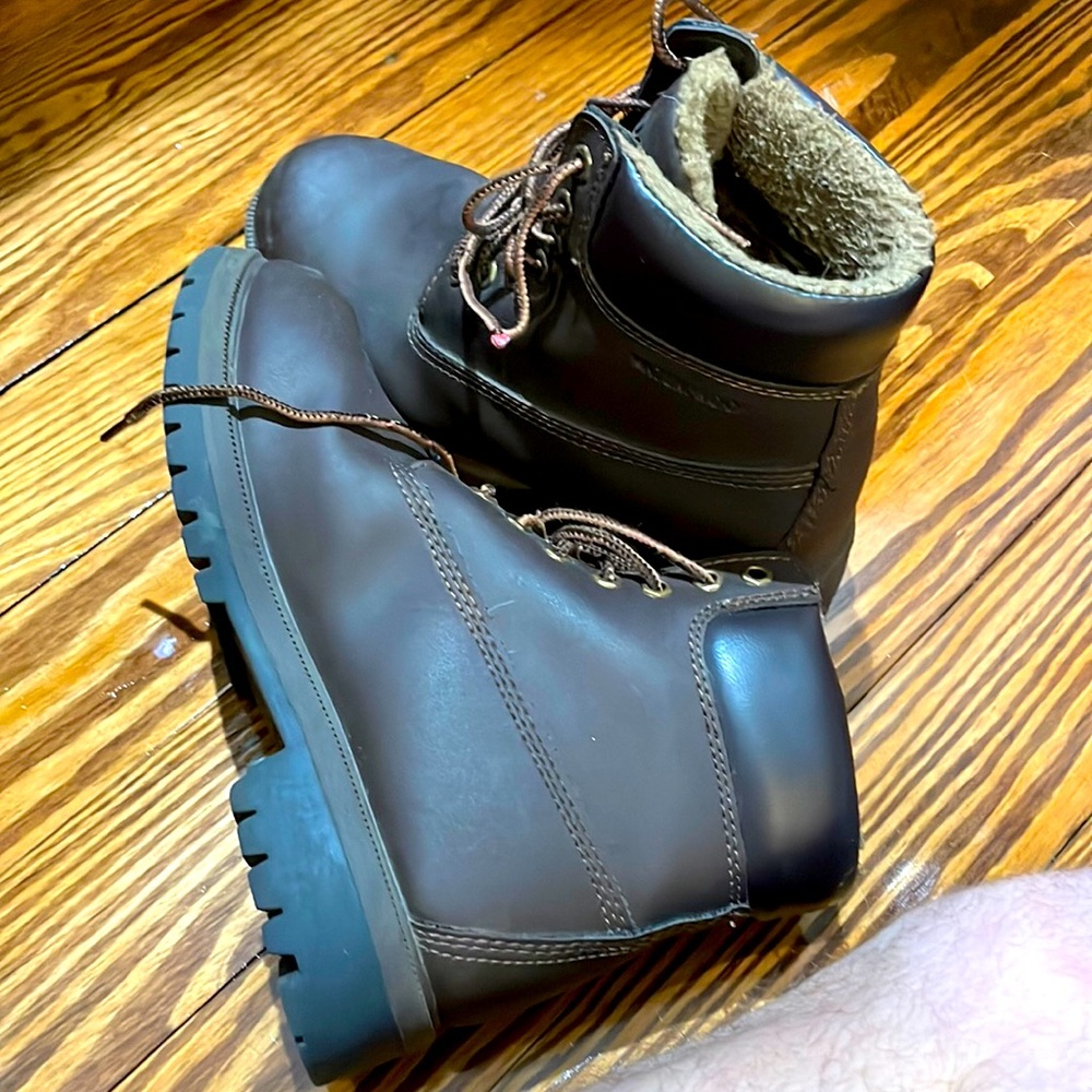 Brown faux fur insulated boots